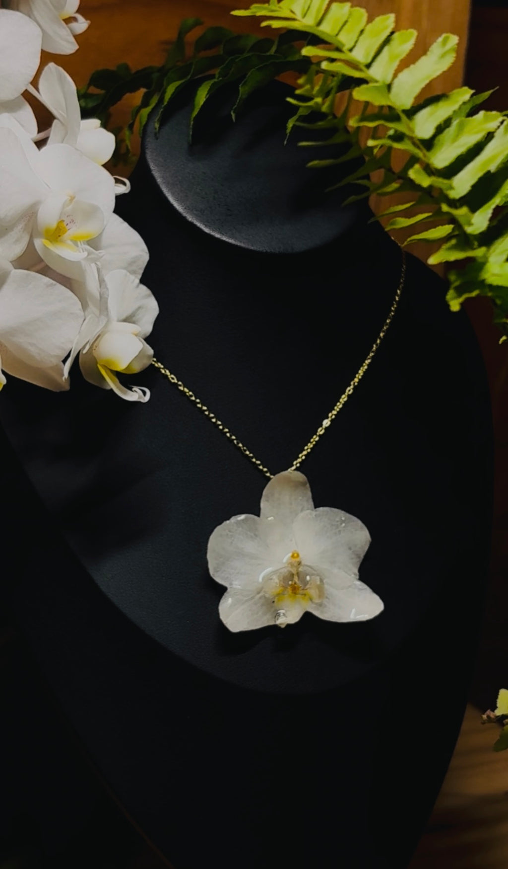 Eternal Orchid Necklace in Medium White