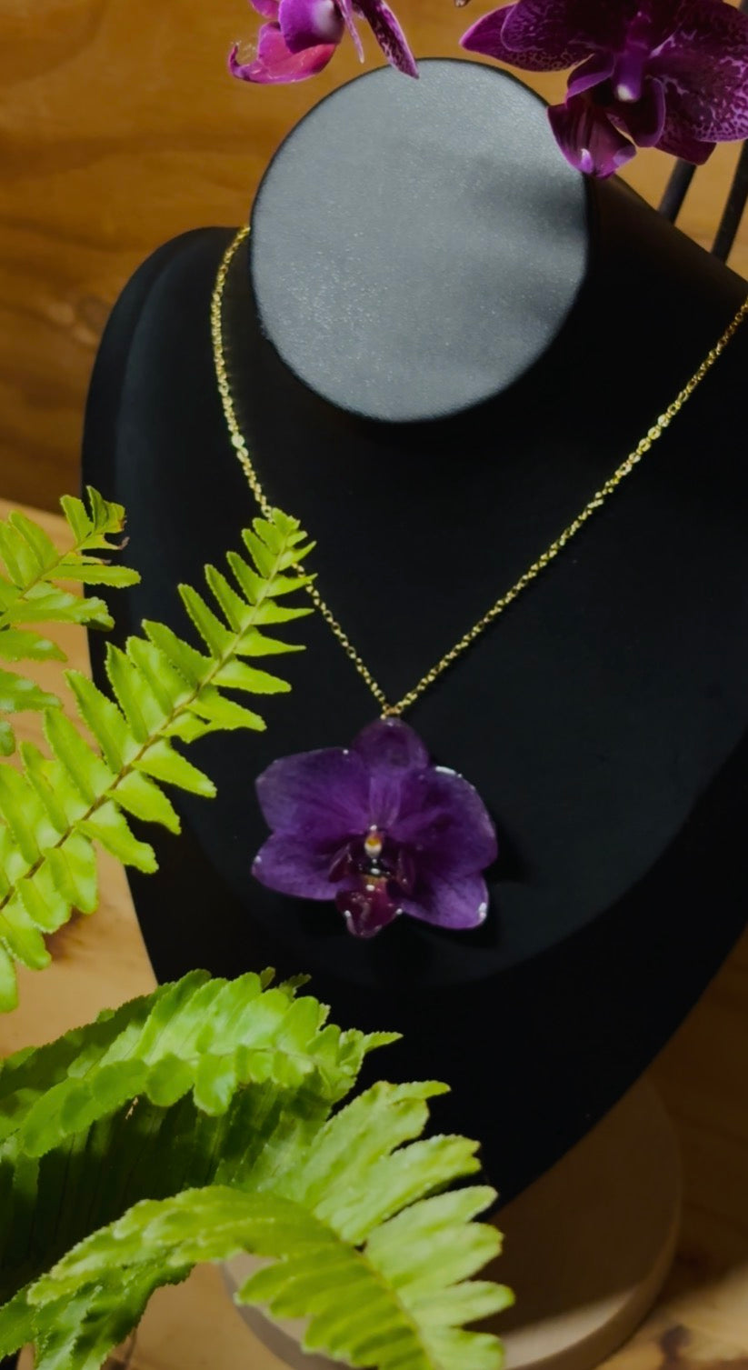 Eternal Orchid Necklace in Medium Purple