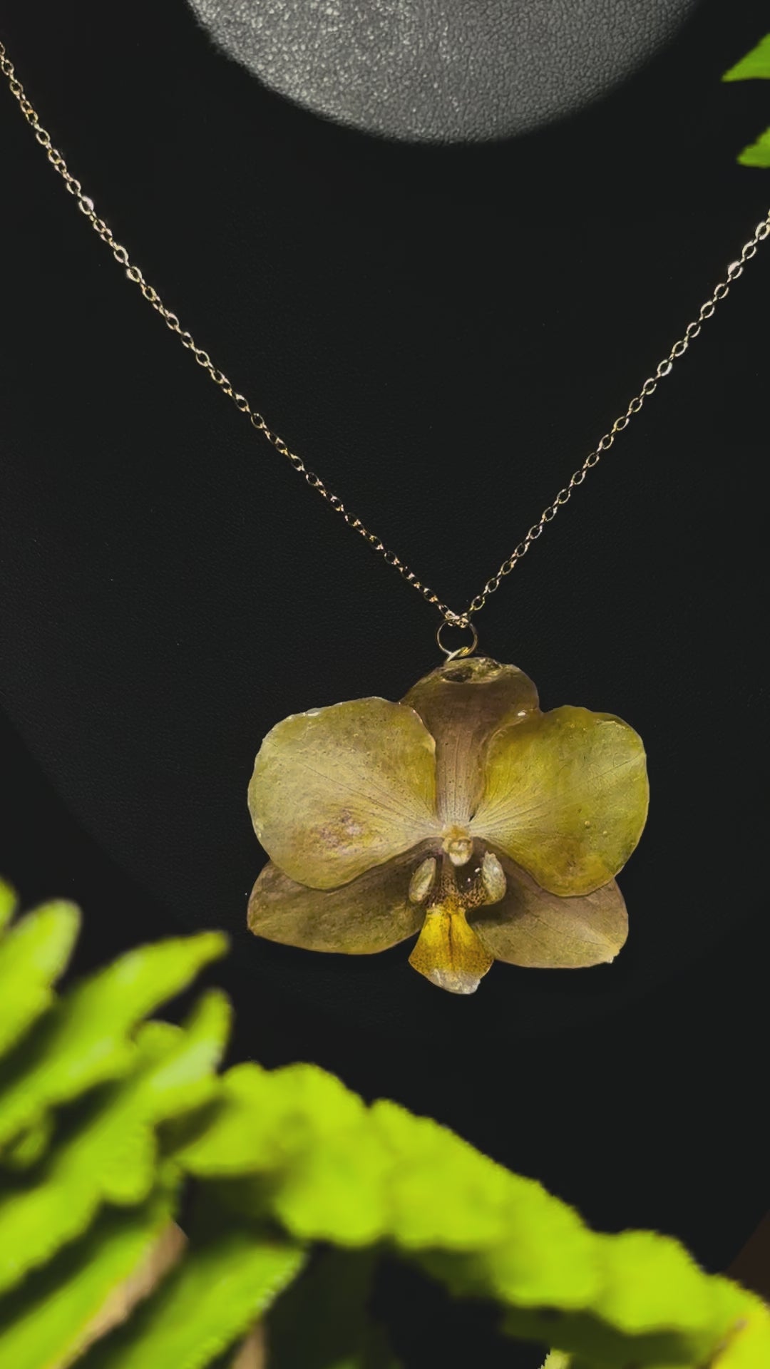 Eternal Orchid Necklace in Medium Tan/Yellow